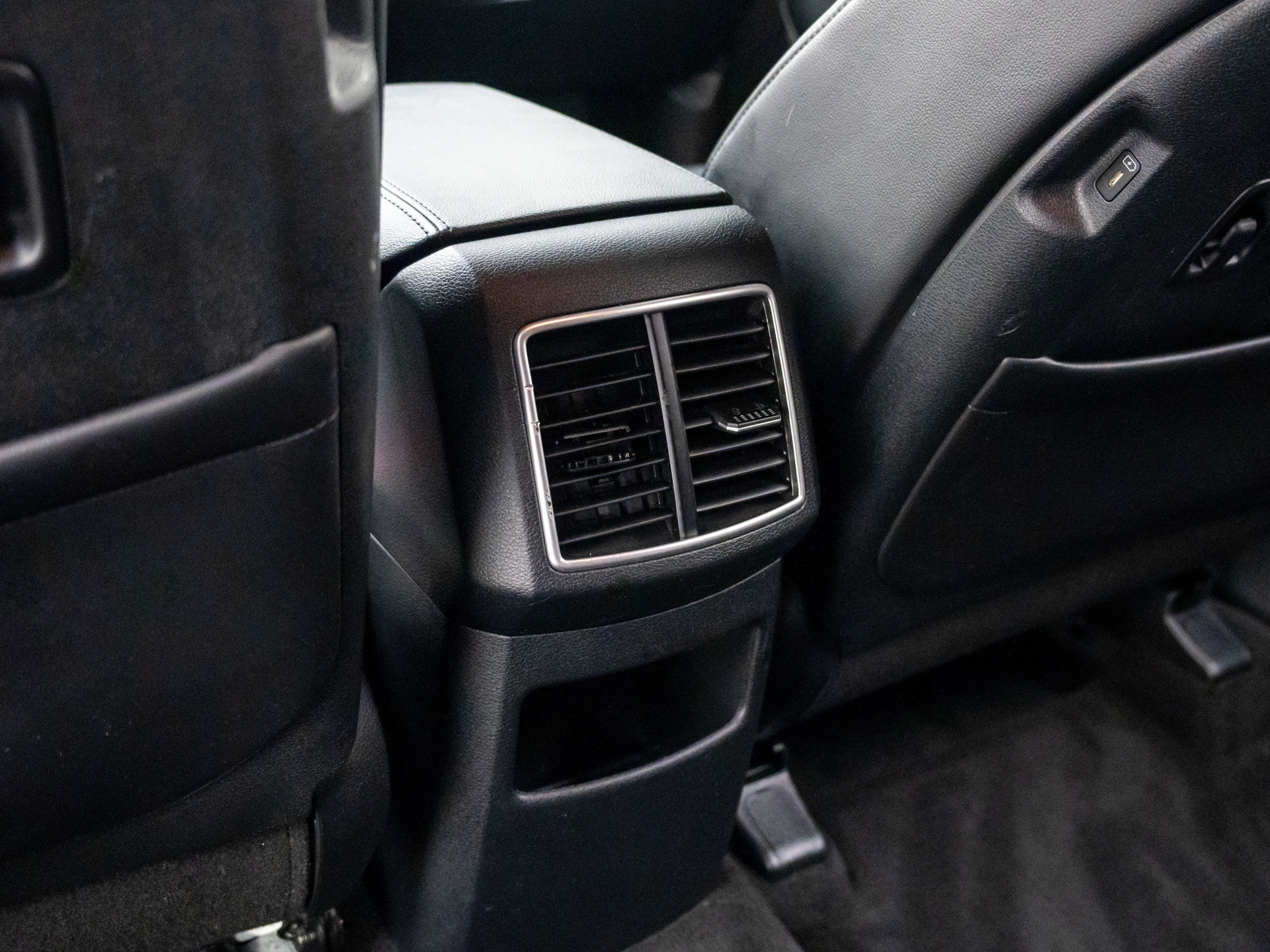 Used 2025 Kia Sportage X-Line AWD/4WD image 19