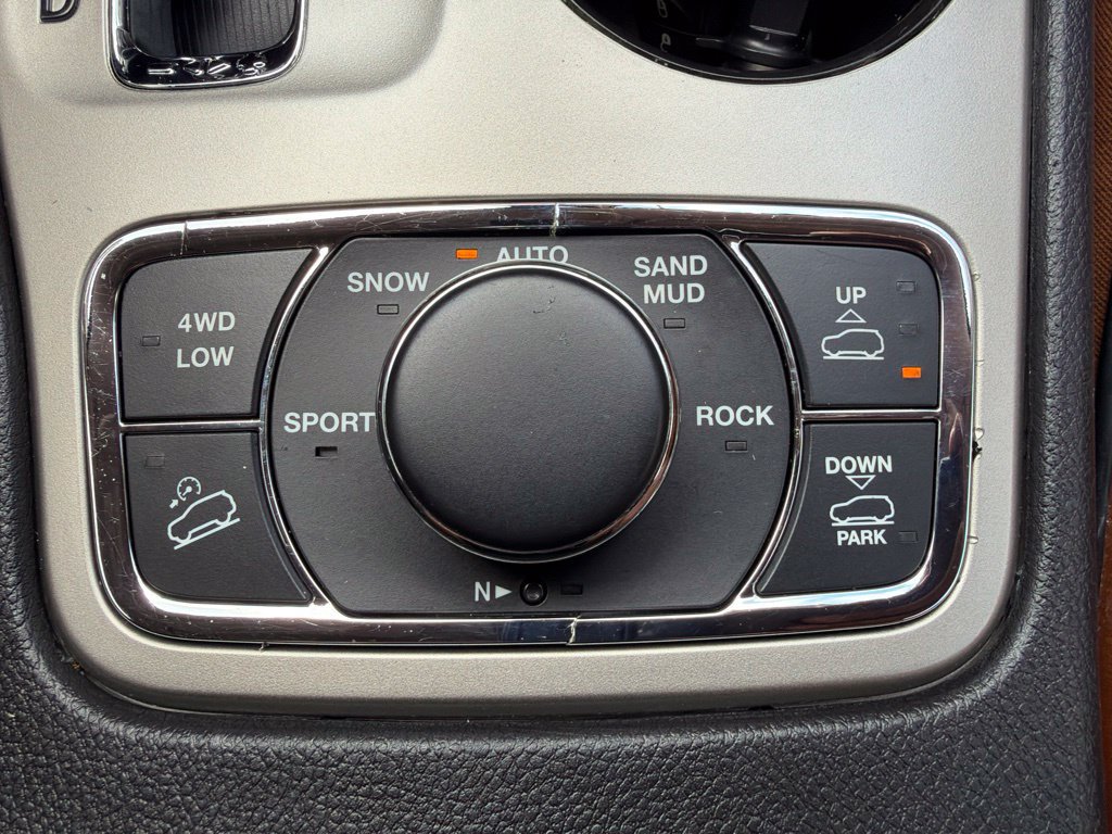 Used 2012 Jeep Grand Cherokee Overland Summit AWD/4WD image 16