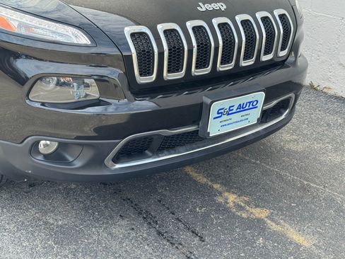 Used 2017 Jeep Cherokee Limited image 6