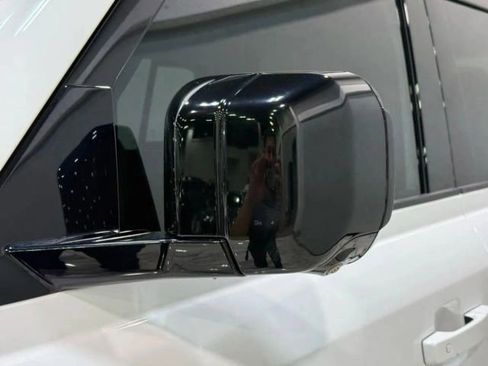 Used 2024 Land Rover Defender 130 S image 9