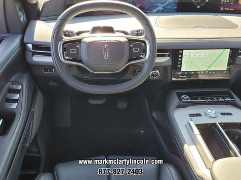 New 2025 Lincoln Navigator L Reserve w/ Jet Appearance Package AWD/4WD image 7