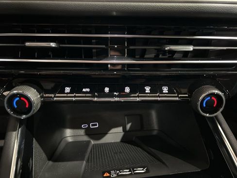 New 2026 Chevrolet Traverse LT w/ Driver Confidence Package image 33