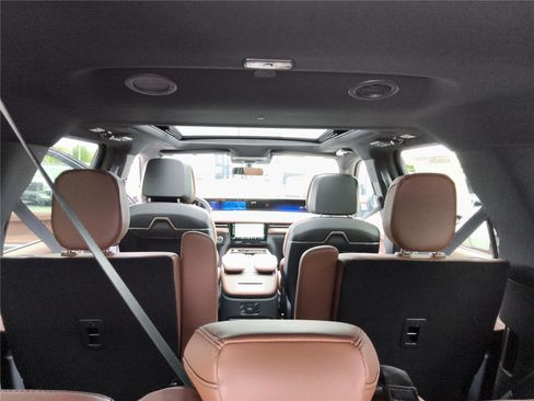 New 2026 Lincoln Navigator L Reserve AWD/4WD image 23