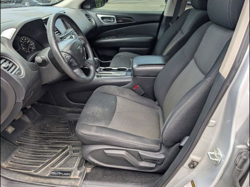 Used 2018 Nissan Pathfinder S FWD image 13