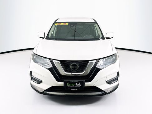 Used 2020 Nissan Rogue S image 2