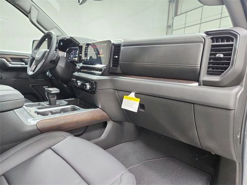 New 2026 GMC Sierra 1500 SLT w/ SLT Premium Plus Package image 48