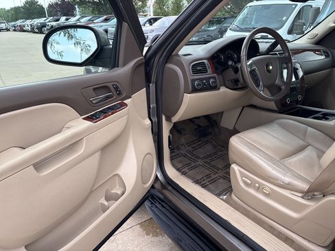 Used 2012 Chevrolet Tahoe LT w/ Luxury Package AWD/4WD image 10