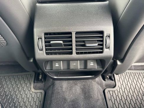 Used 2024 Jaguar E-PACE R-Dynamic SE image 17