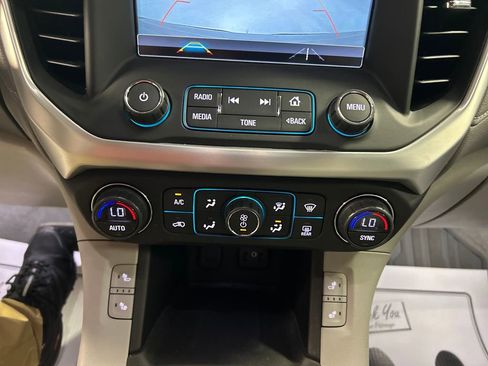 Used 2018 GMC Acadia SLE w/ Driver Alert Package I AWD/4WD image 17