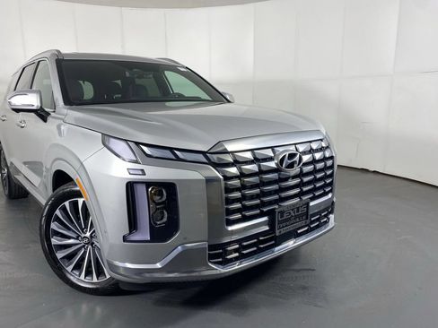 Used 2025 Hyundai Palisade Calligraphy AWD/4WD image 2