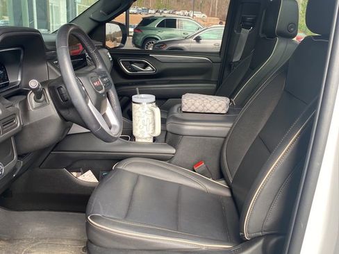 Used 2023 GMC Yukon SLT image 4