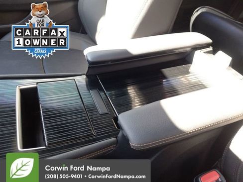 Used 2025 Toyota Sienna XLE Woodland Edition image 18