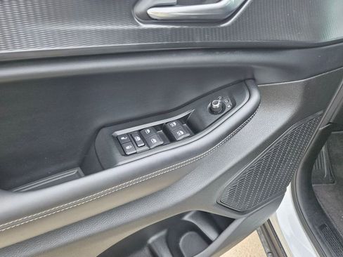 Used 2025 Jeep Grand Cherokee Altitude AWD/4WD image 15