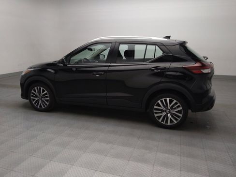 Used 2021 Nissan Kicks SV image 3