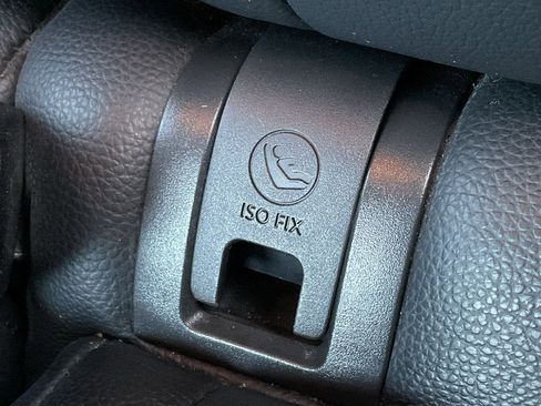 Used 2022 Nissan Rogue SV image 16