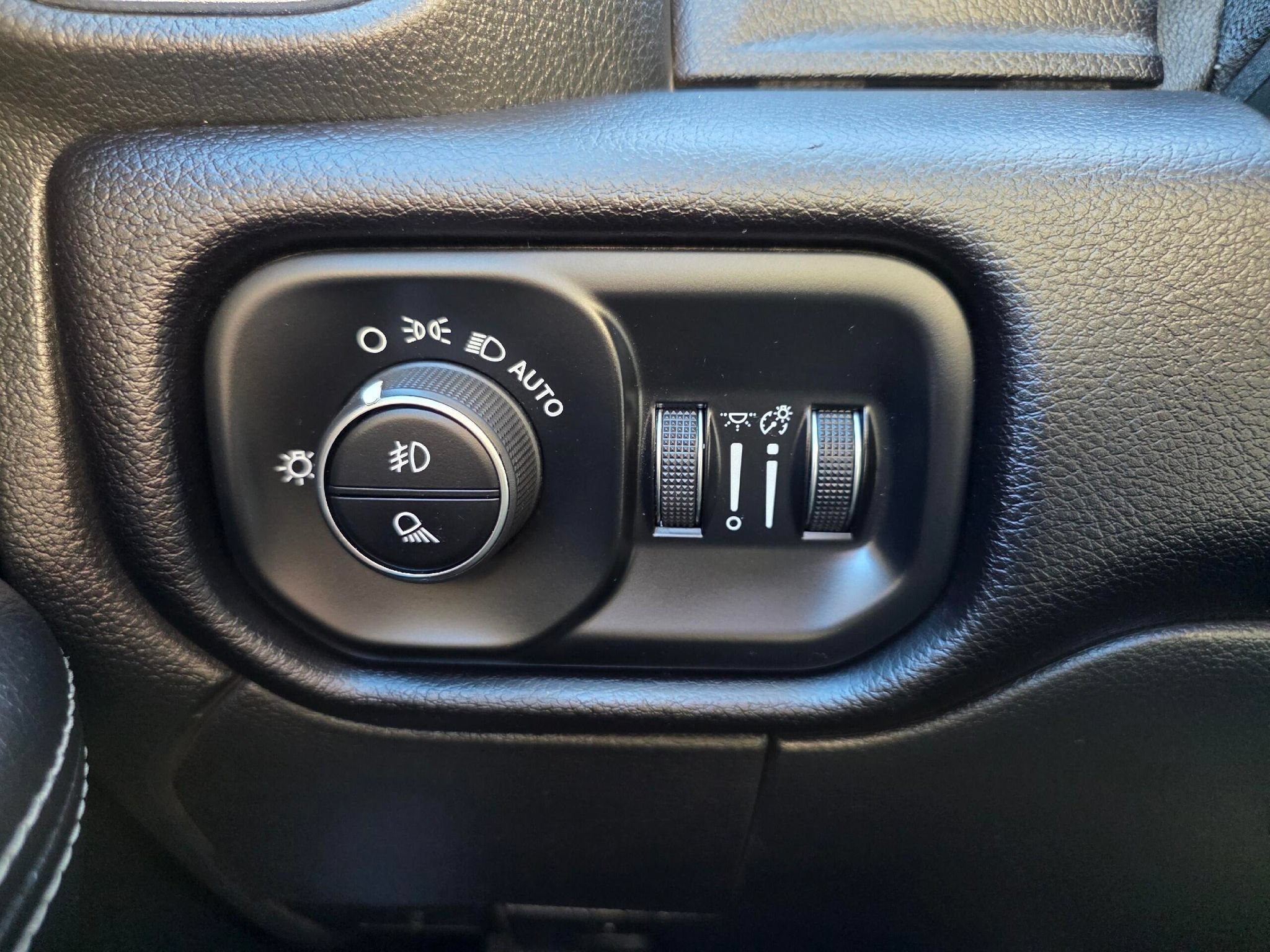 Used 2022 RAM 2500 Laramie AWD/4WD image 24