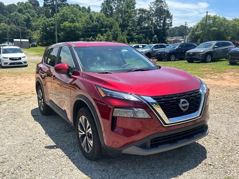 Used 2023 Nissan Rogue SV AWD/4WD image 3
