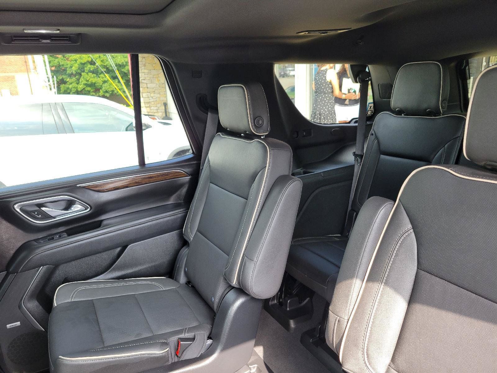 Used 2023 Chevrolet Tahoe Premier AWD/4WD image 7