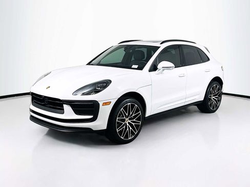 New 2026 Porsche Macan image 1