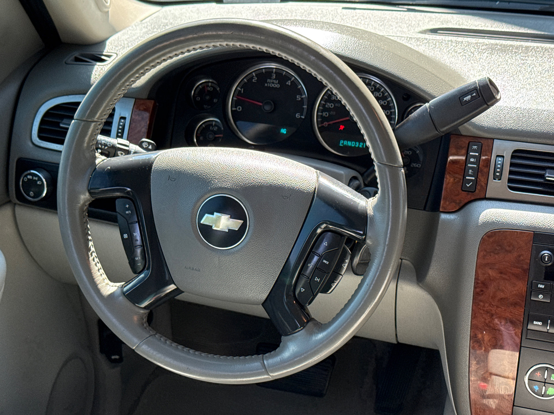 Used 2007 Chevrolet Suburban LT w/ 1LT Special Edition RWD image 14