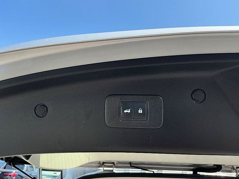 Used 2022 Nissan Armada SL RWD image 29