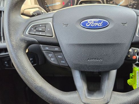 Used 2017 Ford Focus SEL FWD image 21