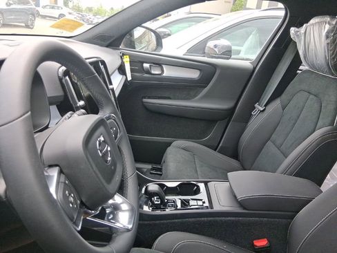 New 2026 Volvo XC40 B5 Ultra w/ Protection Package Premier AWD/4WD image 11