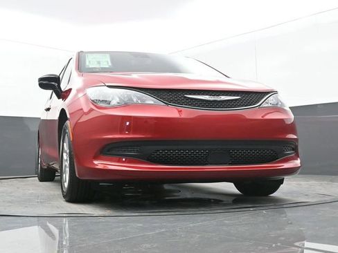 New 2025 Chrysler Voyager LX image 60