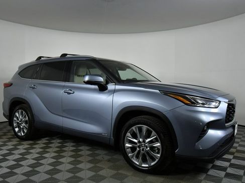 Used 2023 Toyota Highlander Limited image 9