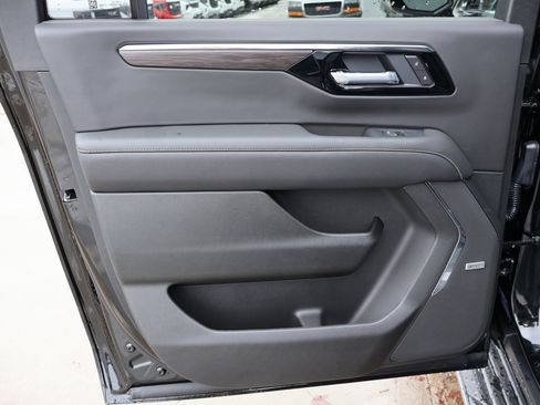 New 2025 Chevrolet Suburban Premier w/ Sun And Tow Package image 27