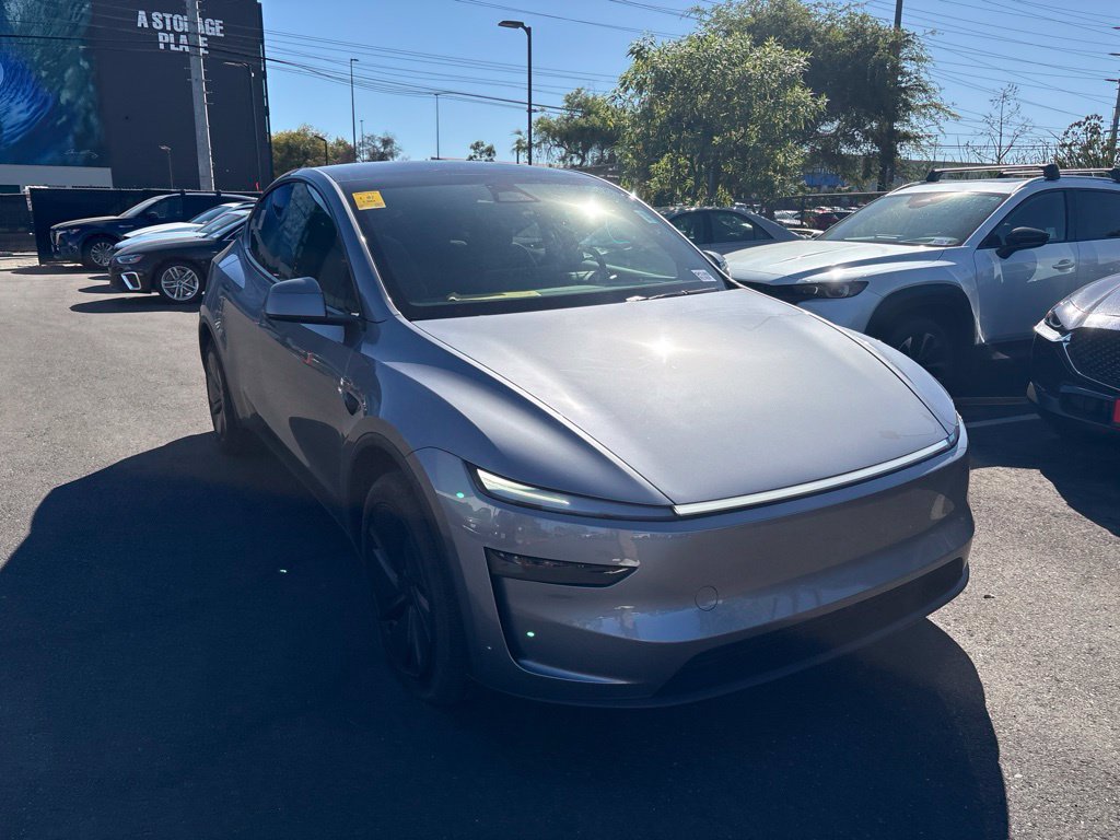 Used 2026 Tesla Model Y 2WD image 3