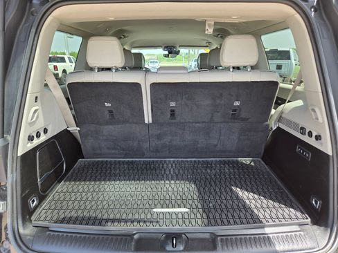 Used 2024 Jeep Wagoneer Series III AWD/4WD image 23