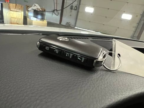 Used 2025 MAZDA MAZDA3 s image 32