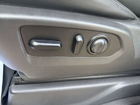 Used 2020 GMC Sierra 1500 SLT w/ SLT Premium Package image 28