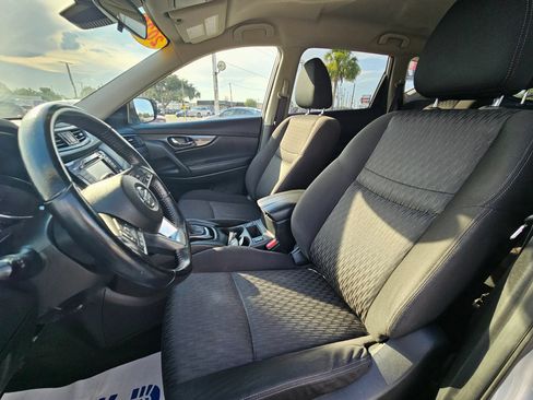 Used 2020 Nissan Rogue SV AWD/4WD image 17