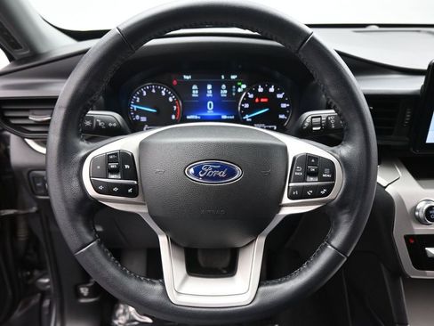 Certified 2022 Ford Explorer XLT image 12