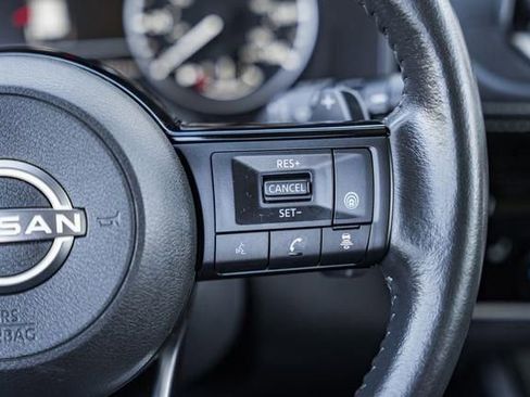 Used 2022 Nissan Rogue SV w/ SV Premium Package image 24