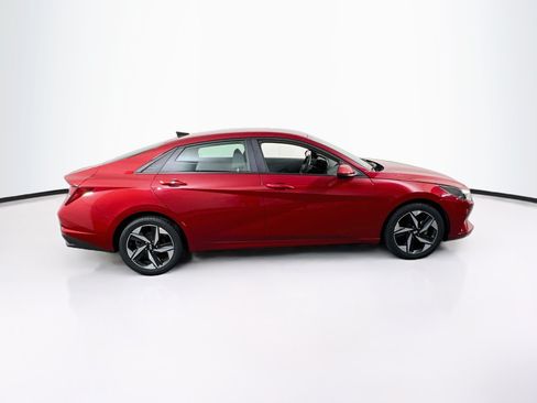 Used 2023 Hyundai Elantra SEL w/ Convenience Package FWD image 4