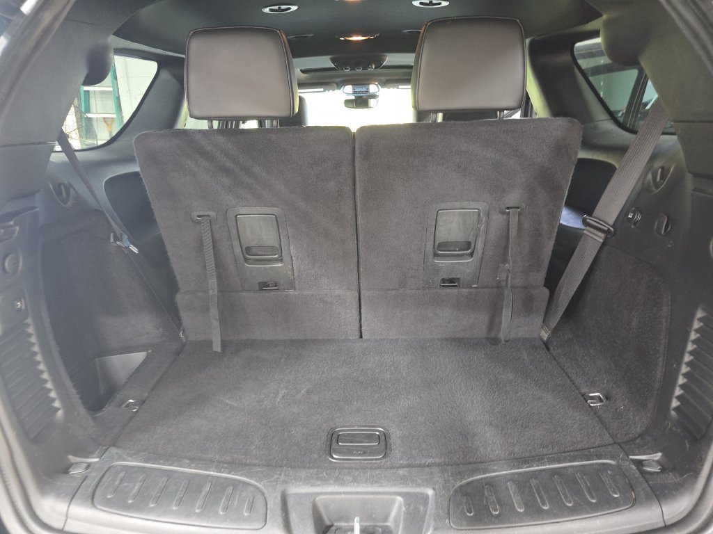 Used 2023 Dodge Durango R/T w/ Blacktop Package AWD/4WD image 16