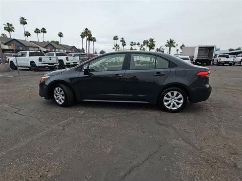 Used 2023 Toyota Corolla LE FWD image 2