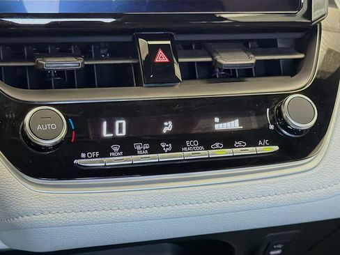 Used 2025 Toyota Corolla SE FWD image 10