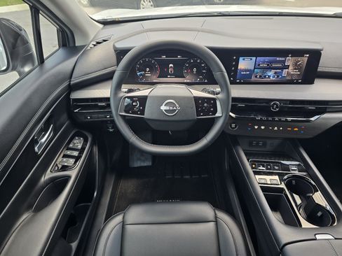 Certified 2025 Nissan Murano SV AWD/4WD image 14