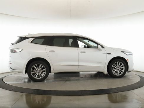 Used 2023 Buick Enclave Avenir image 6