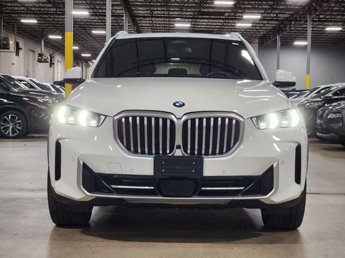 Used 2024 BMW X5 xDrive40i w/ Climate Comfort Package image 2
