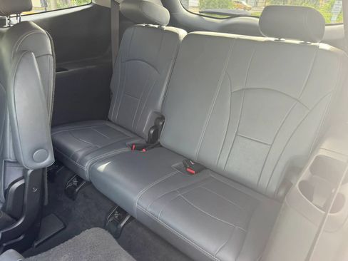 Used 2021 Buick Enclave Essence FWD image 20