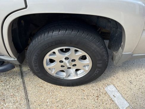 Used 2006 Chevrolet Tahoe Z71 w/ Z71 Preferred Equipment Group RWD image 27