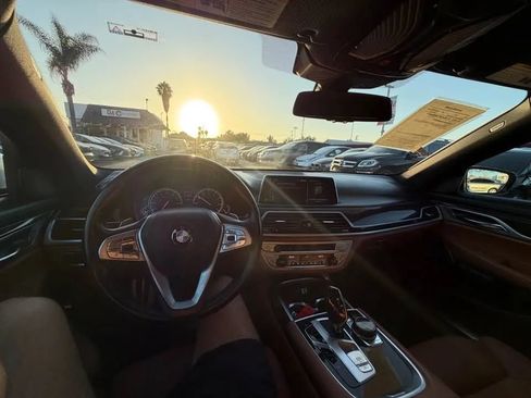 Used 2017 BMW 740i RWD image 7