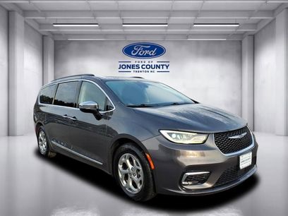 Used 2023 Chrysler Pacifica Limited