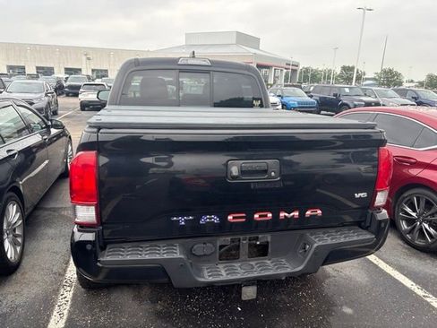 Used 2016 Toyota Tacoma TRD Off-Road w/ Premium & Technology Package AWD/4WD image 5