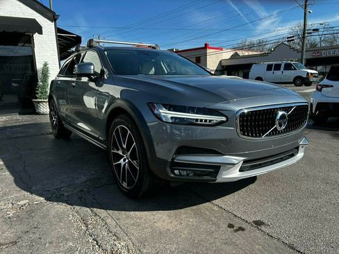 Used 2018 Volvo V90 T6 Cross Country image 7